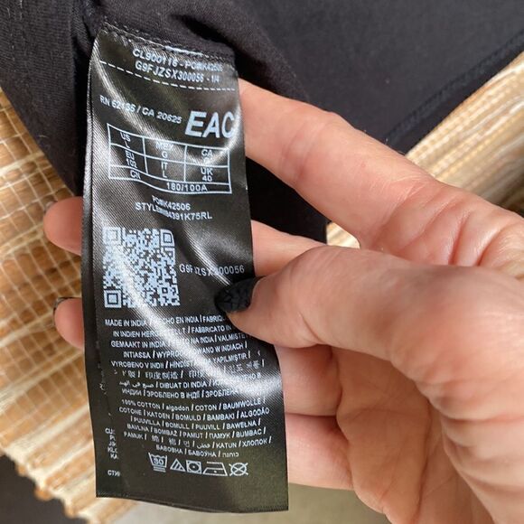 NWT Guess blk tee with lion head design men’s size L - Picture 6 of 6